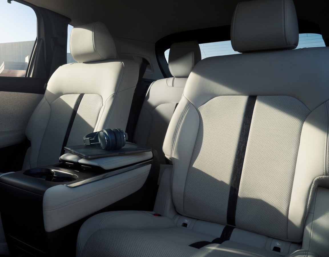 2025 MAZDA CX-90 Seating