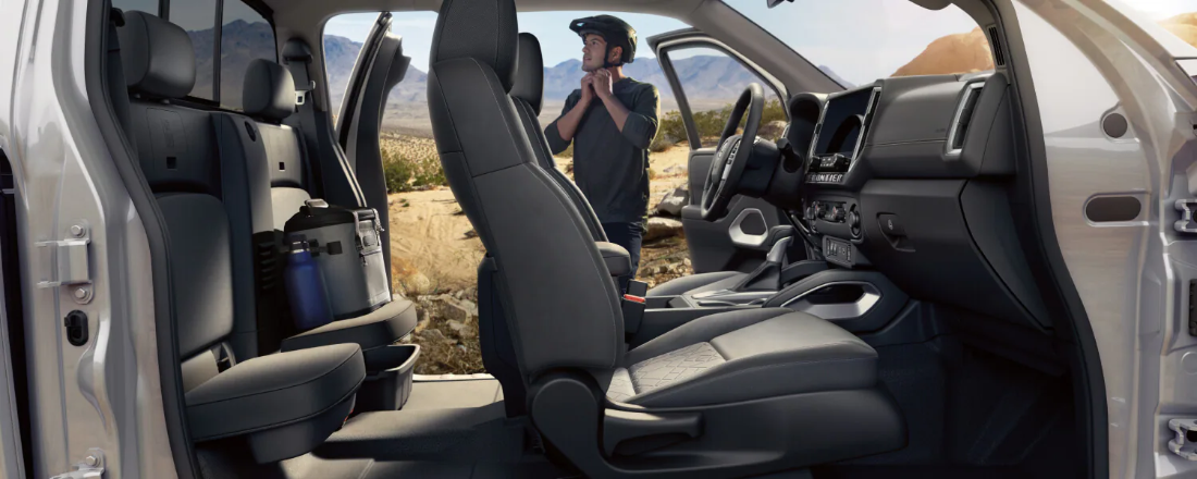 2025 Nissan Frontier Seating