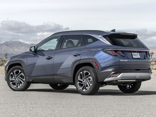 2025 Hyundai Tucson Rear Angle