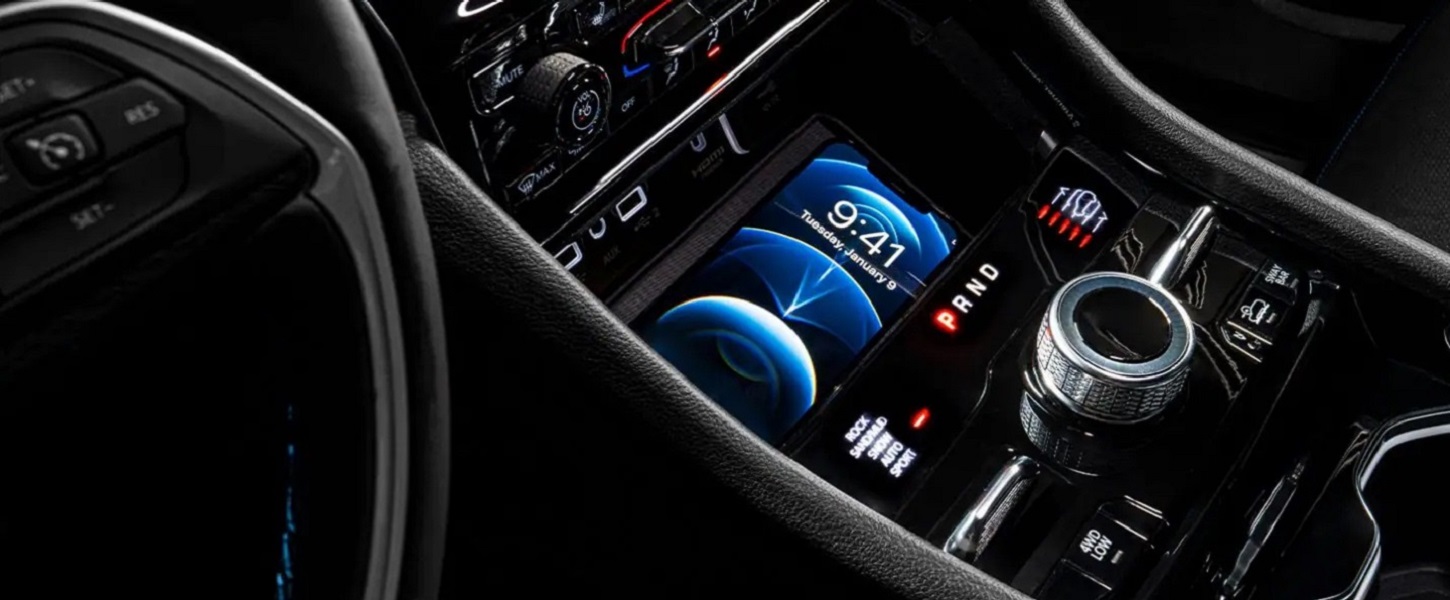 2025 Jeep Grand Cherokee Wireless Charger