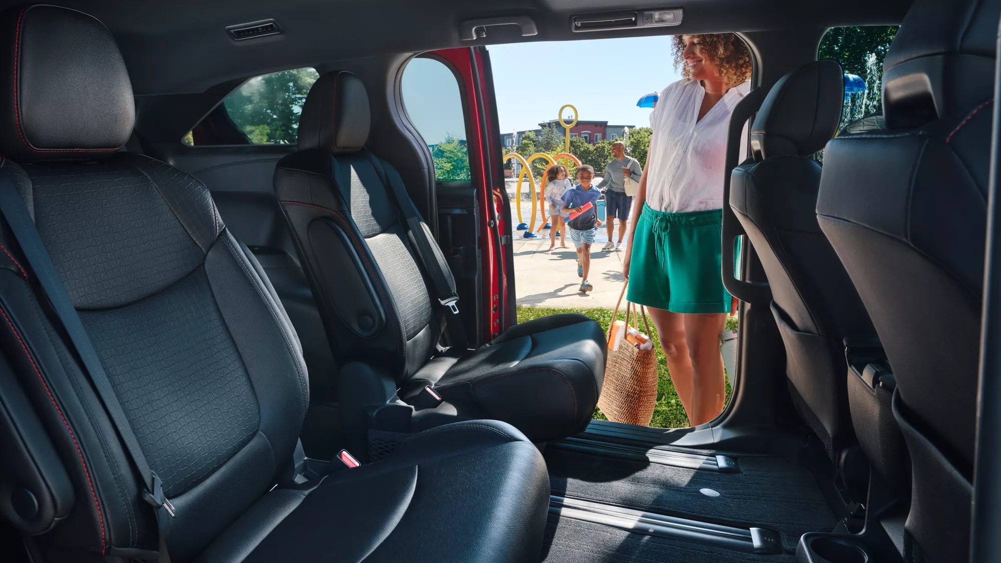 2025 Toyota Sienna Second Row