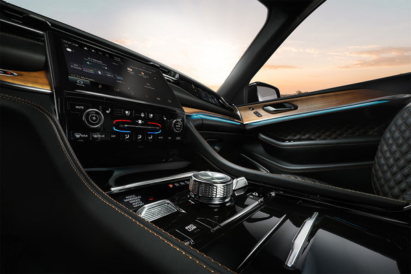 2025 Jeep Grand Cherokee Dashboard