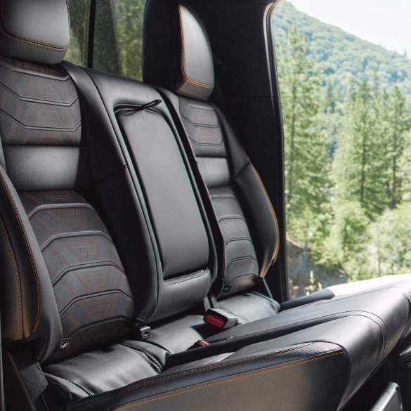 2025 Nissan Frontier Second-Row Chairs