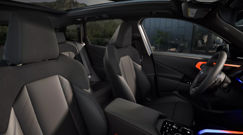 2025 BMW X3 Front Row
