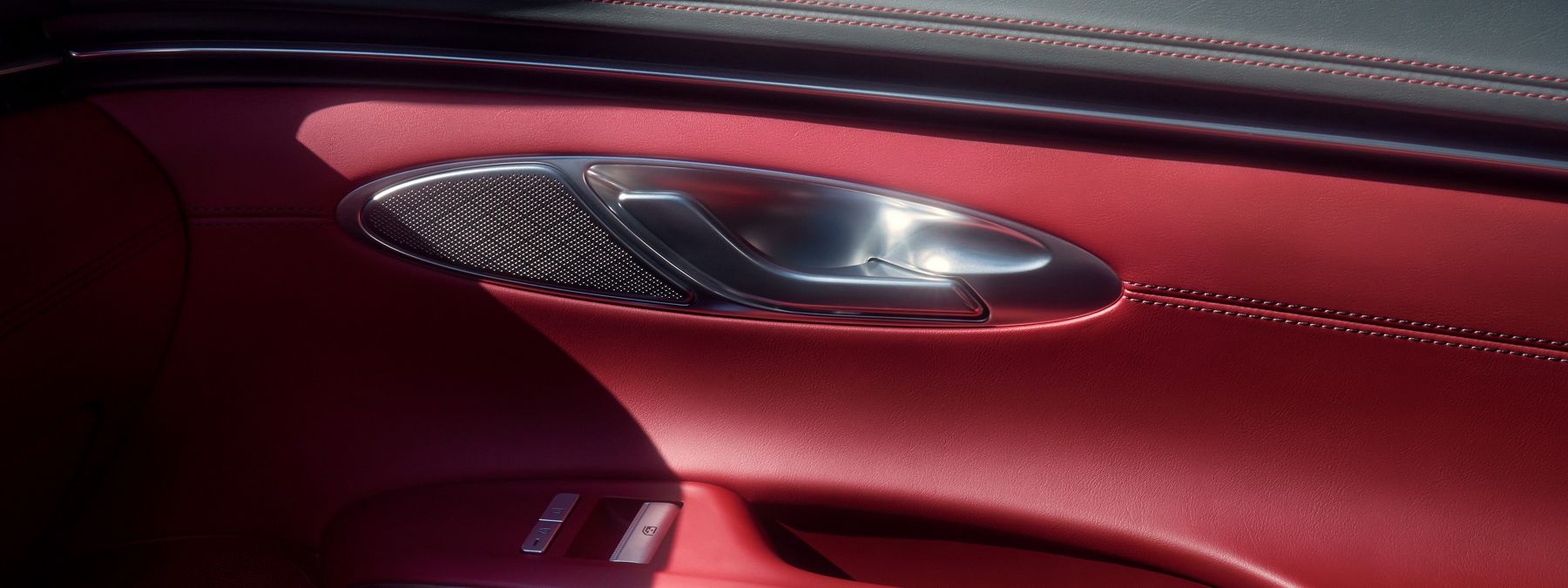 2025 Genesis GV70 Door 