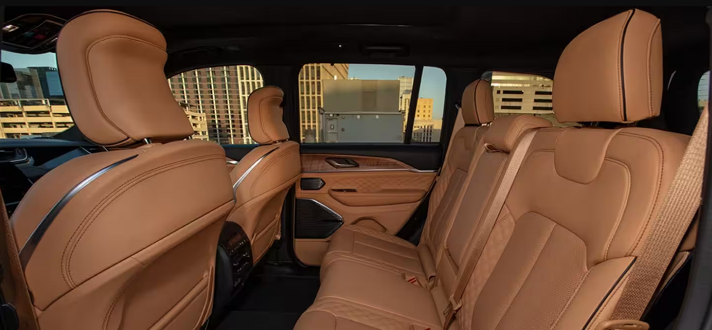 2025 Jeep Grand Cherokee Interior