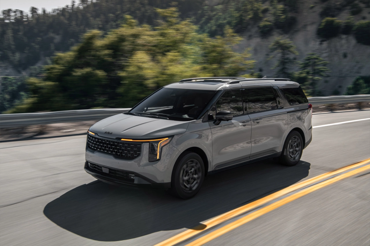 2025 Kia Carnival Lease in Rockford, IL
