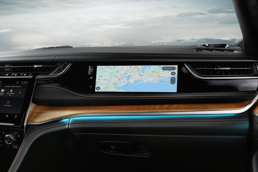 2025 Jeep Grand Cherokee Laredo Navigation