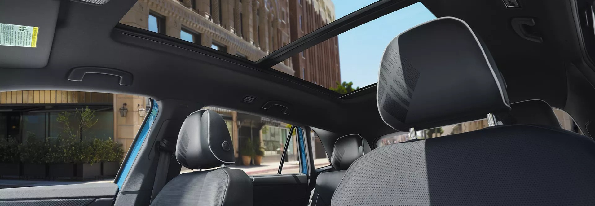 2025 Volkswagen Atlas Cross Sport Seating and Moonroof