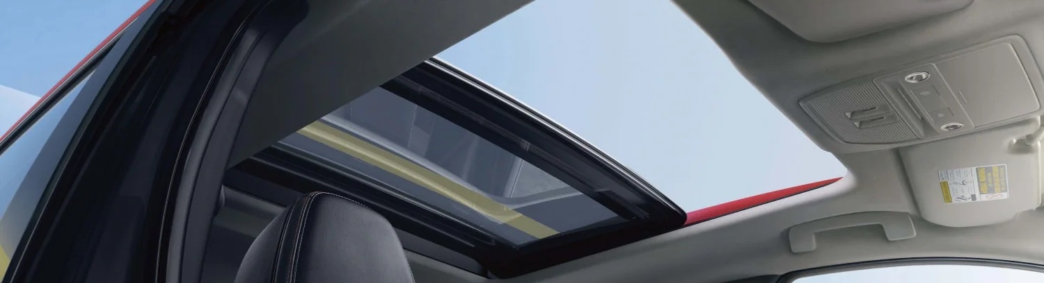 2025 Nissan Kicks Moonroof