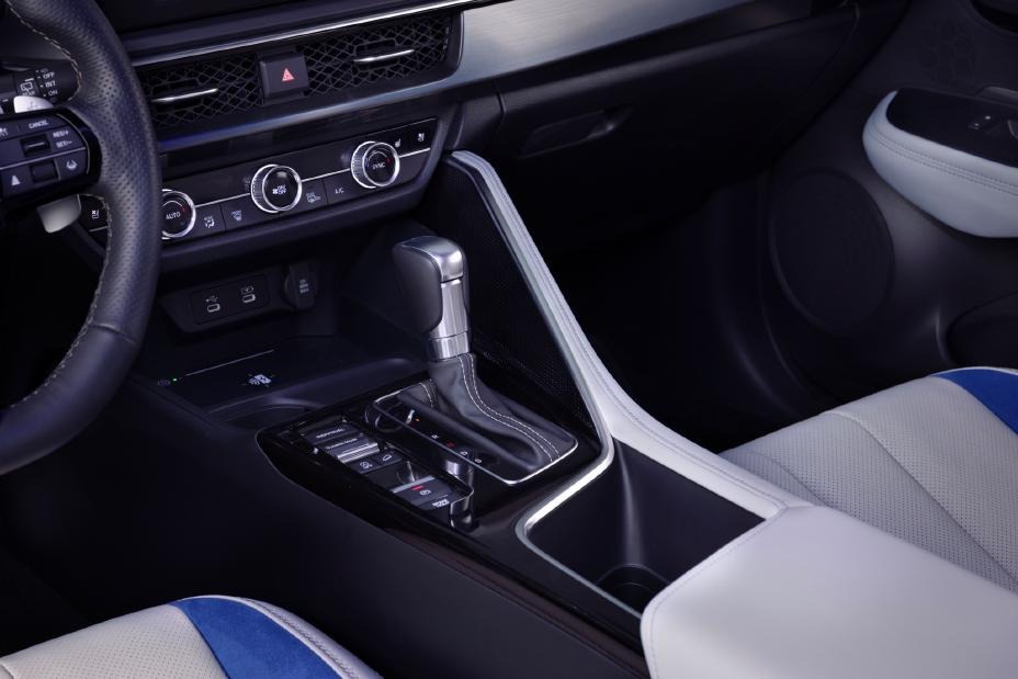 2025 Acura ADX Gearshift