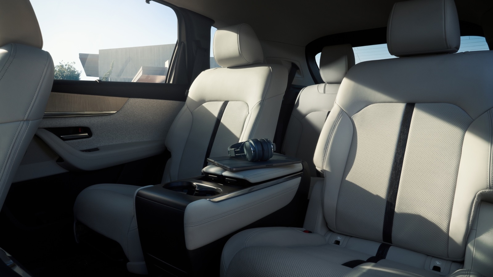 2025 MAZDA CX-90 Seating