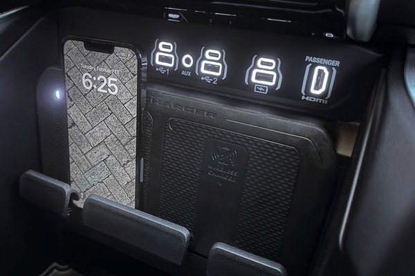 2025 Ram 1500 Wireless Charger