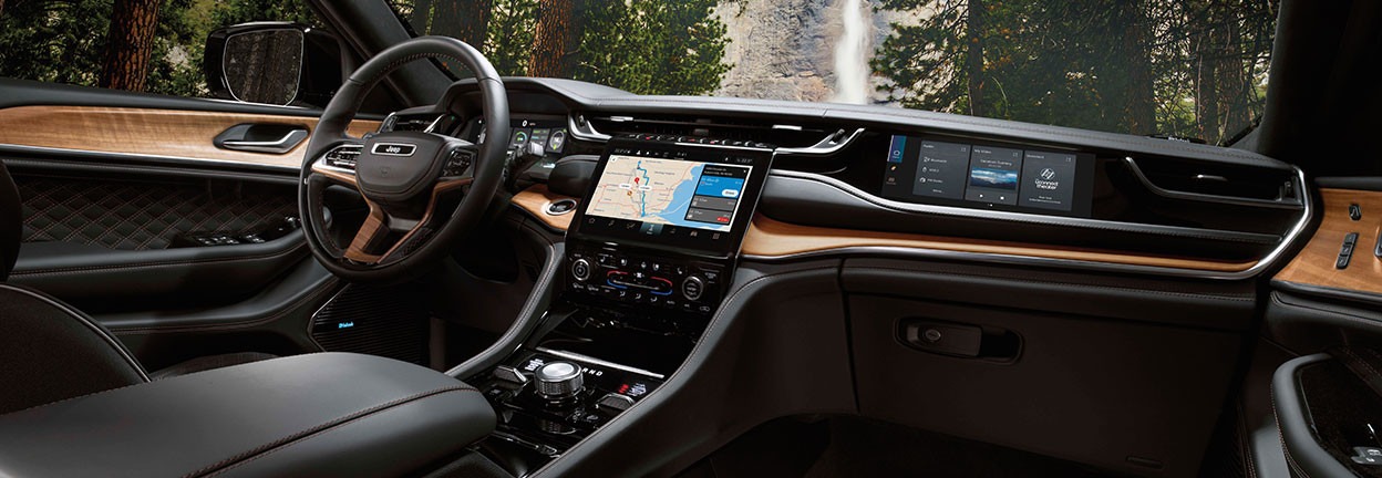 2025 Jeep Grand Cherokee Dashboard