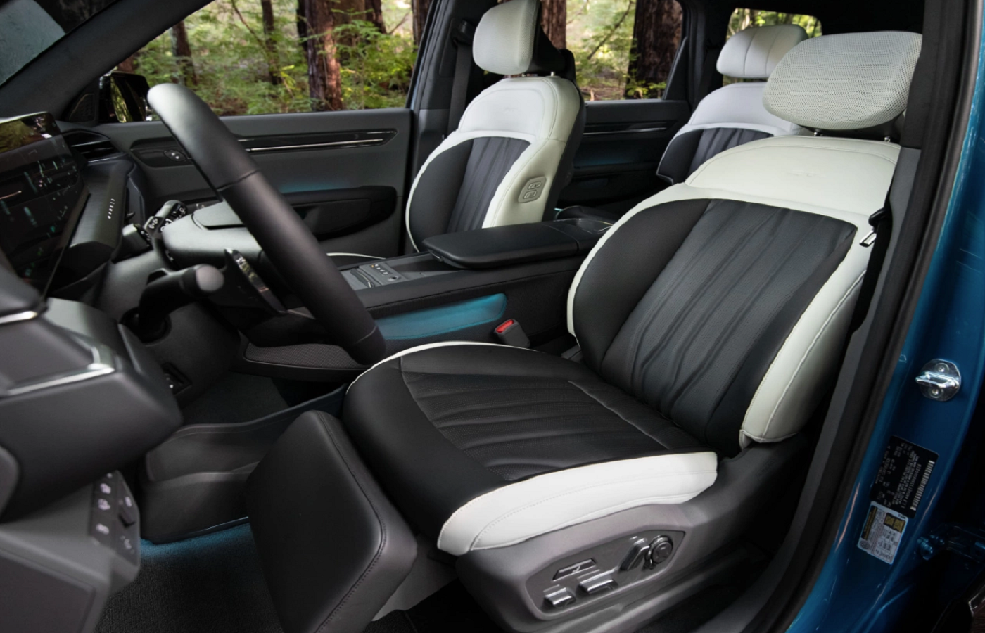 2025 Kia EV9 Front Seats