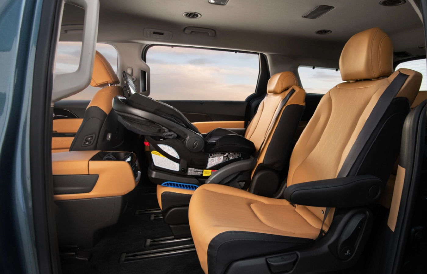 2025 Kia Carnival Interior
