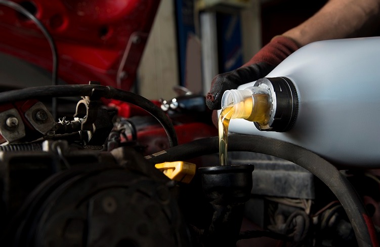 Oil Change Service in Paris, TX