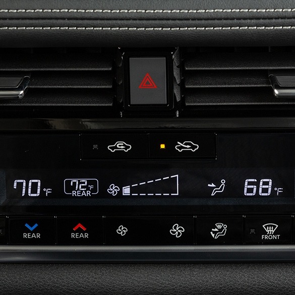 2025 Nissan Rogue Tri-Zone Automatic Climate Control