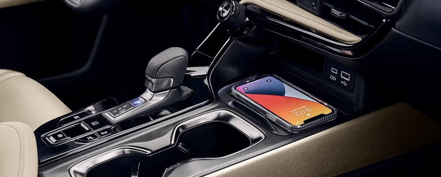 2025 Lexus NX 450h+ Wireless Charging