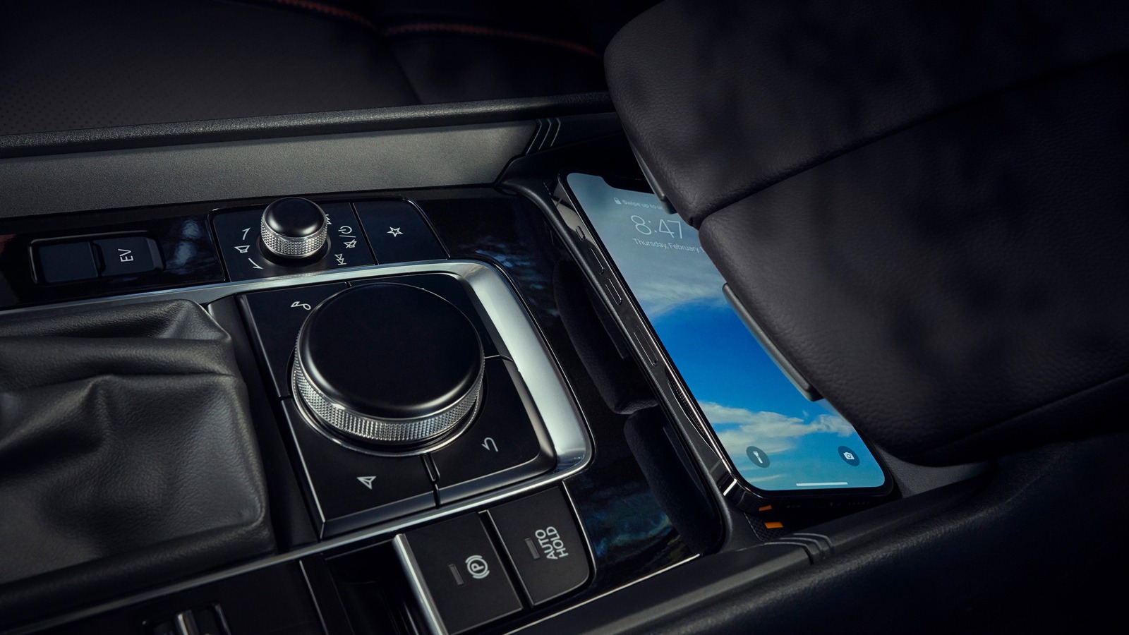 2025 MAZDA CX-50 Hybrid Center Console