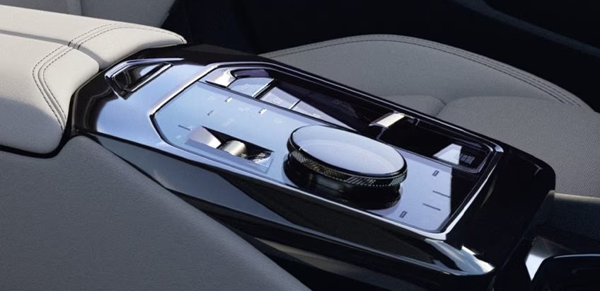 2025 BMW 5 Series Controls