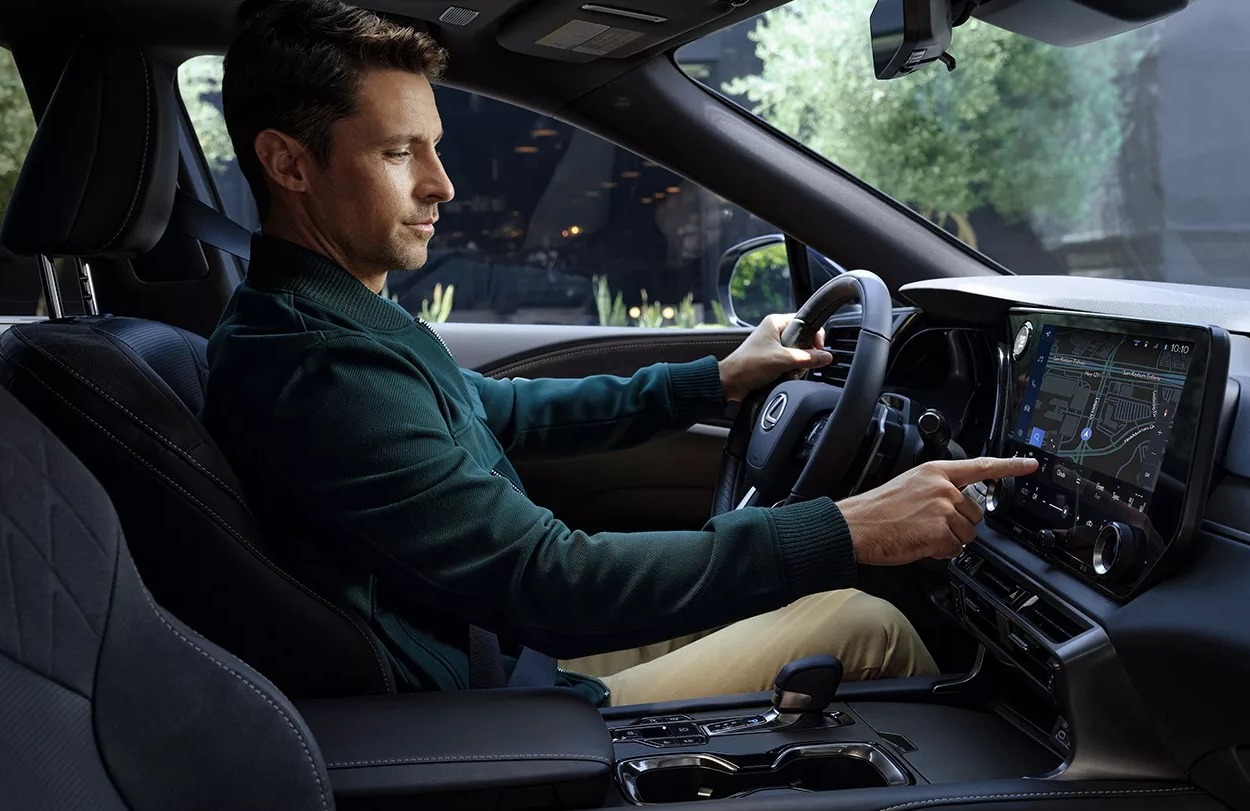 2025 NX 350 Front Row