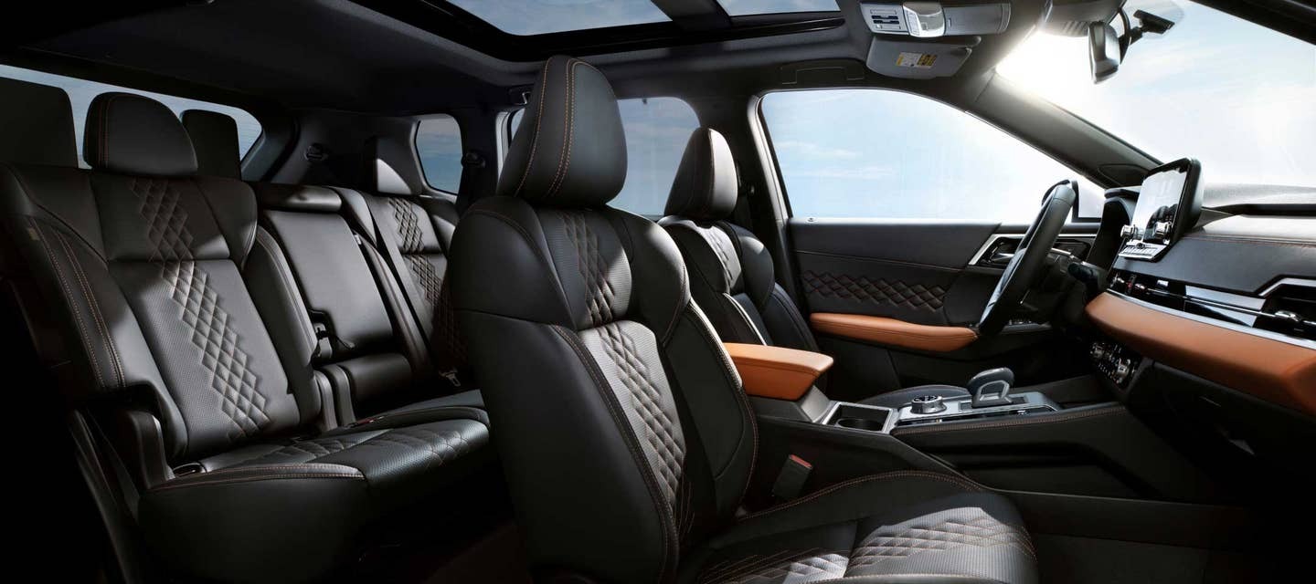 2025 Mitsubishi Outlander PHEV Interior