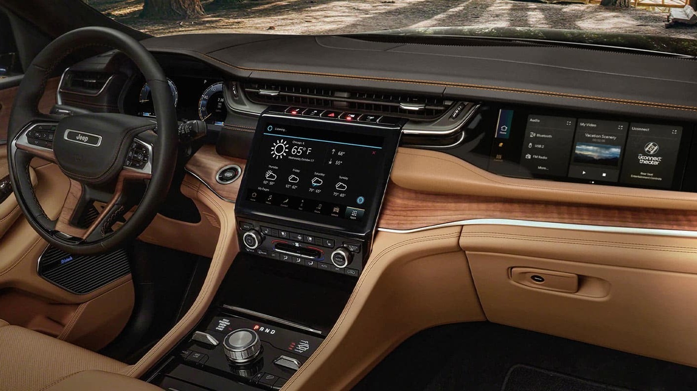 2025 Jeep Grand Cherokee Dashboard
