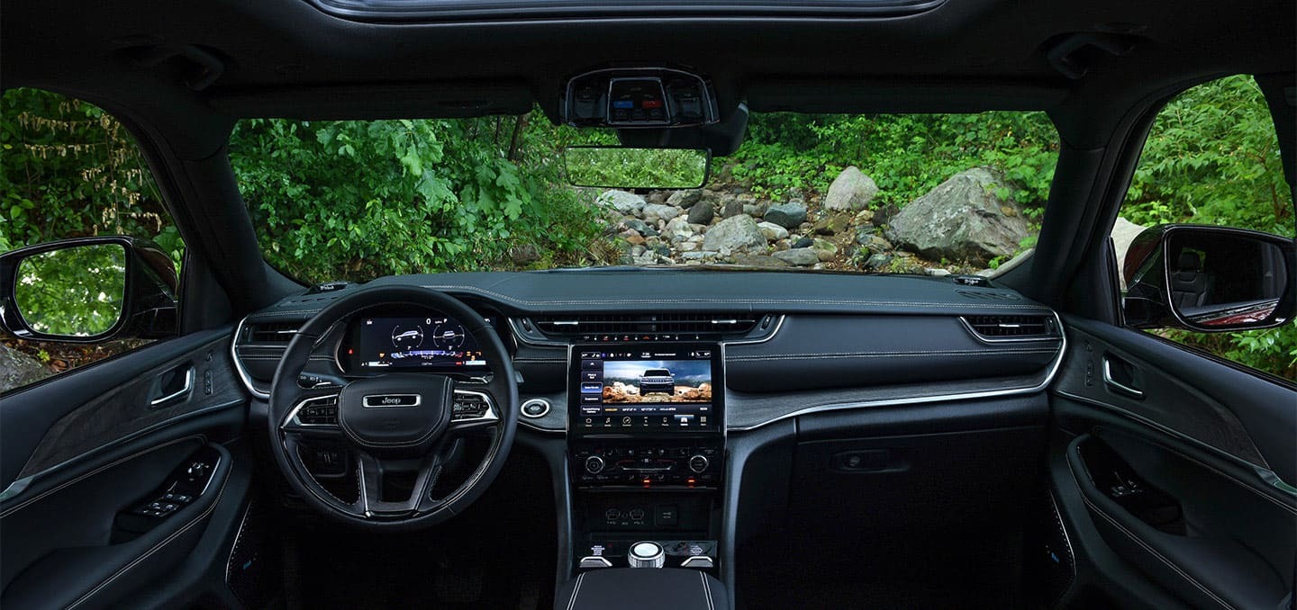 2025 Jeep Grand Cherokee L Dashboard