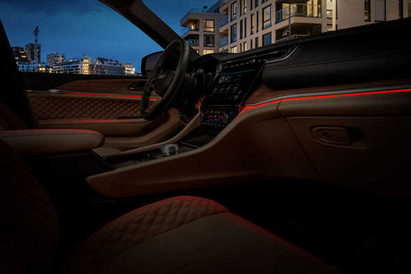 2025 Jeep Grand Cherokee L Ambient Lighting