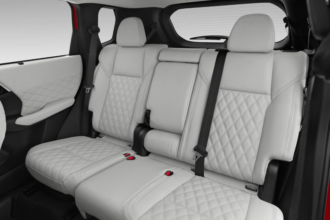 2025 Mitsubishi Outlander PHEV Seating