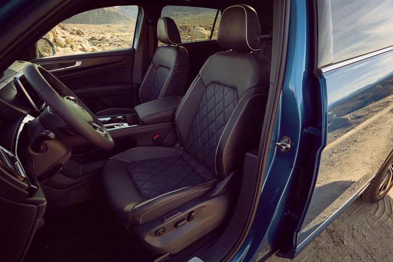 2025 Volkswagen Atlas Cross Sport Front Seats