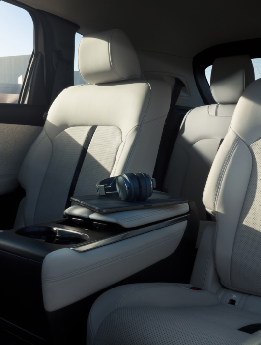 Mazda cx90 interior