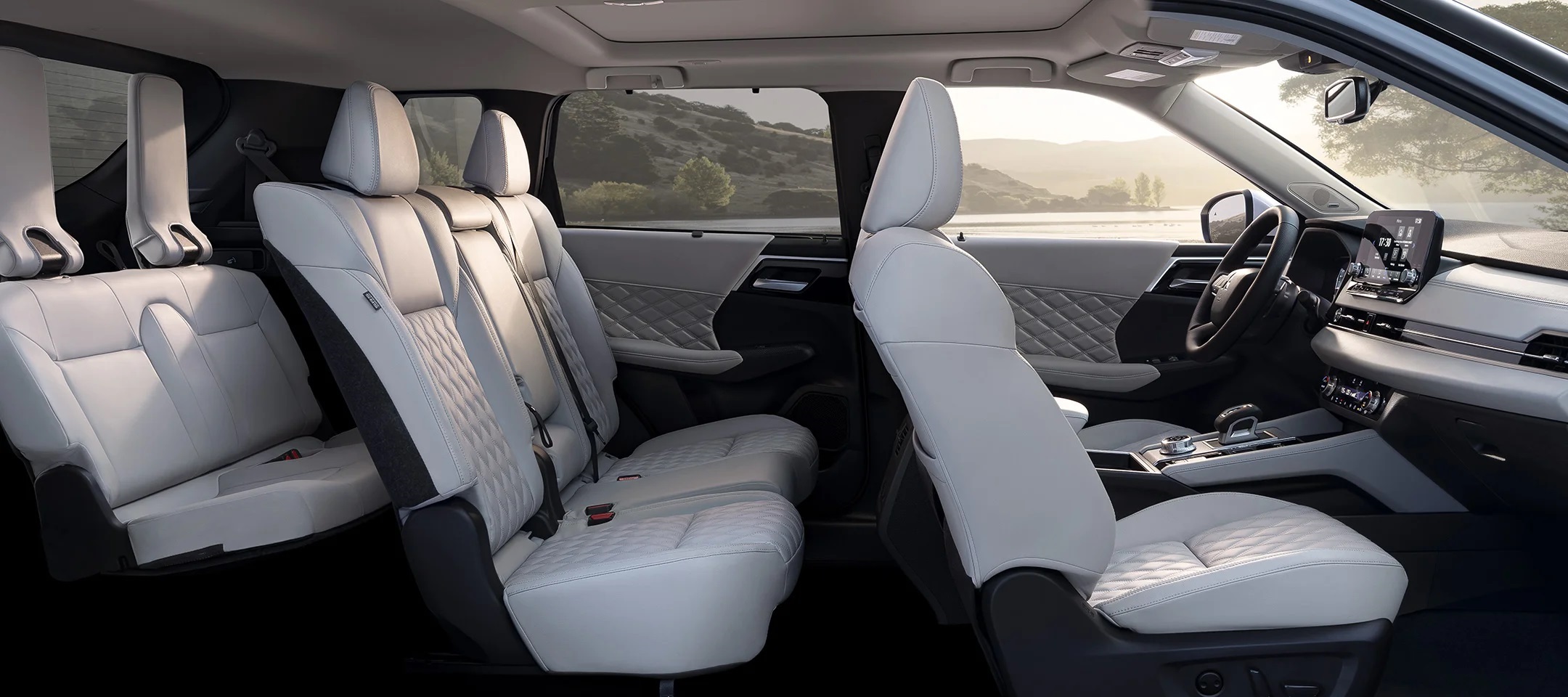 2025 Mitsubishi Outlander PHEV Seats