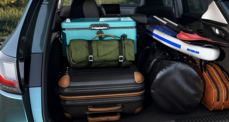 Con todos los asientos traseros abatidos, disfrutas de un volumen de carga máximo de 55.1 pies cúbicos.