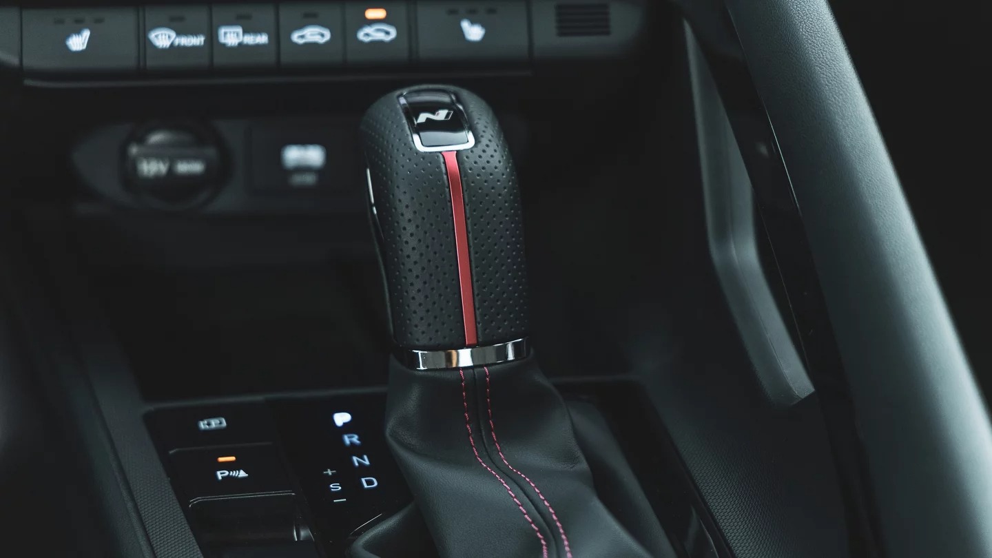 2025 Hyundai ELANTRA Gear Shifter