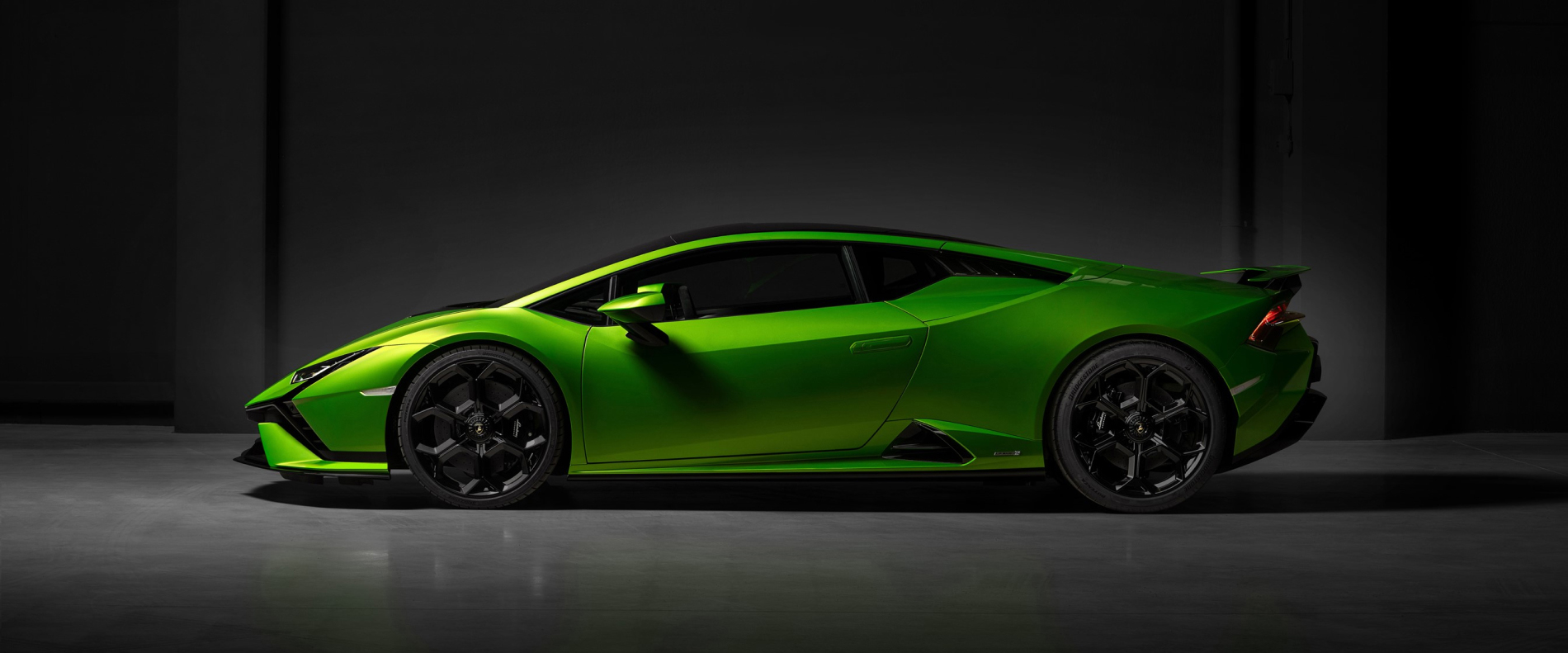 Lamborghini side profile