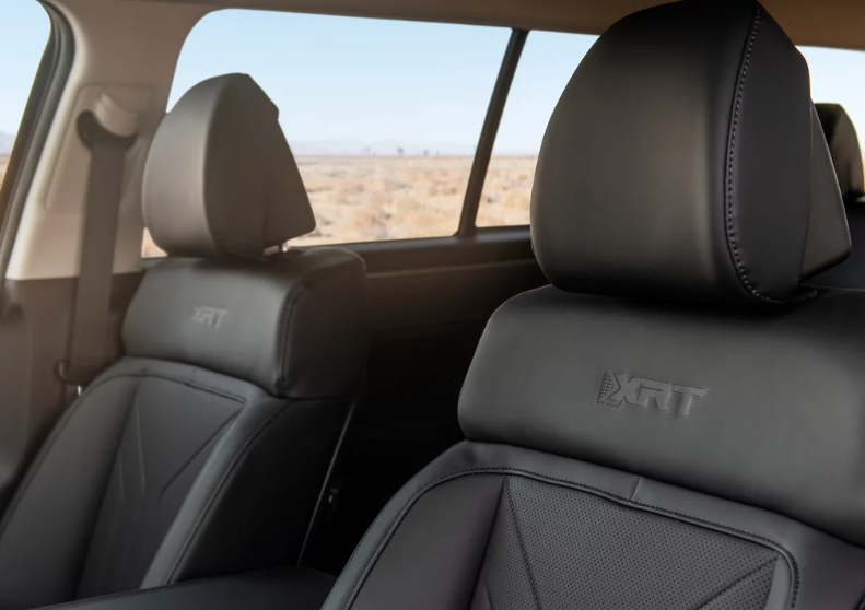 2025 SANTA FE Front Chairs