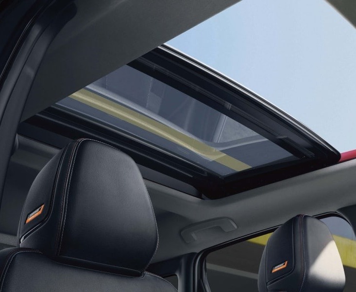 2025 Kicks SR Bose® UltraNearfield™ speakers 