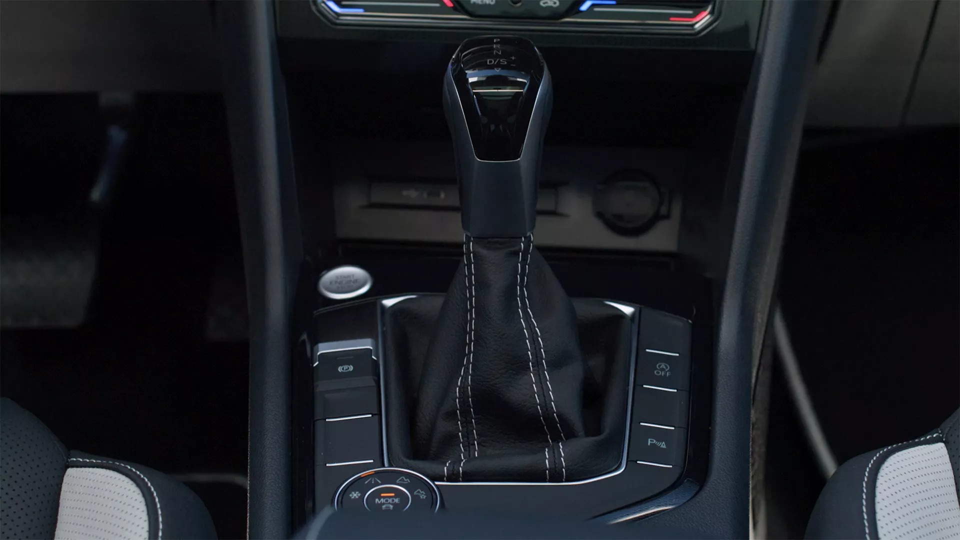 2025 Volkswagen Taos Gear Shifter