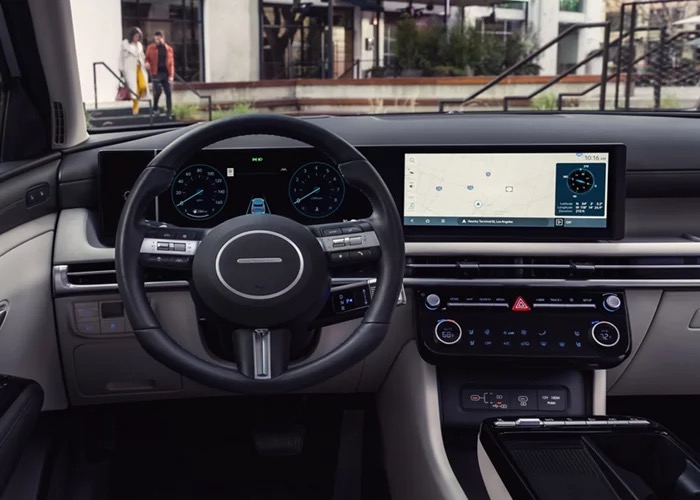2025 Hyundai TUCSON Front Dashboard