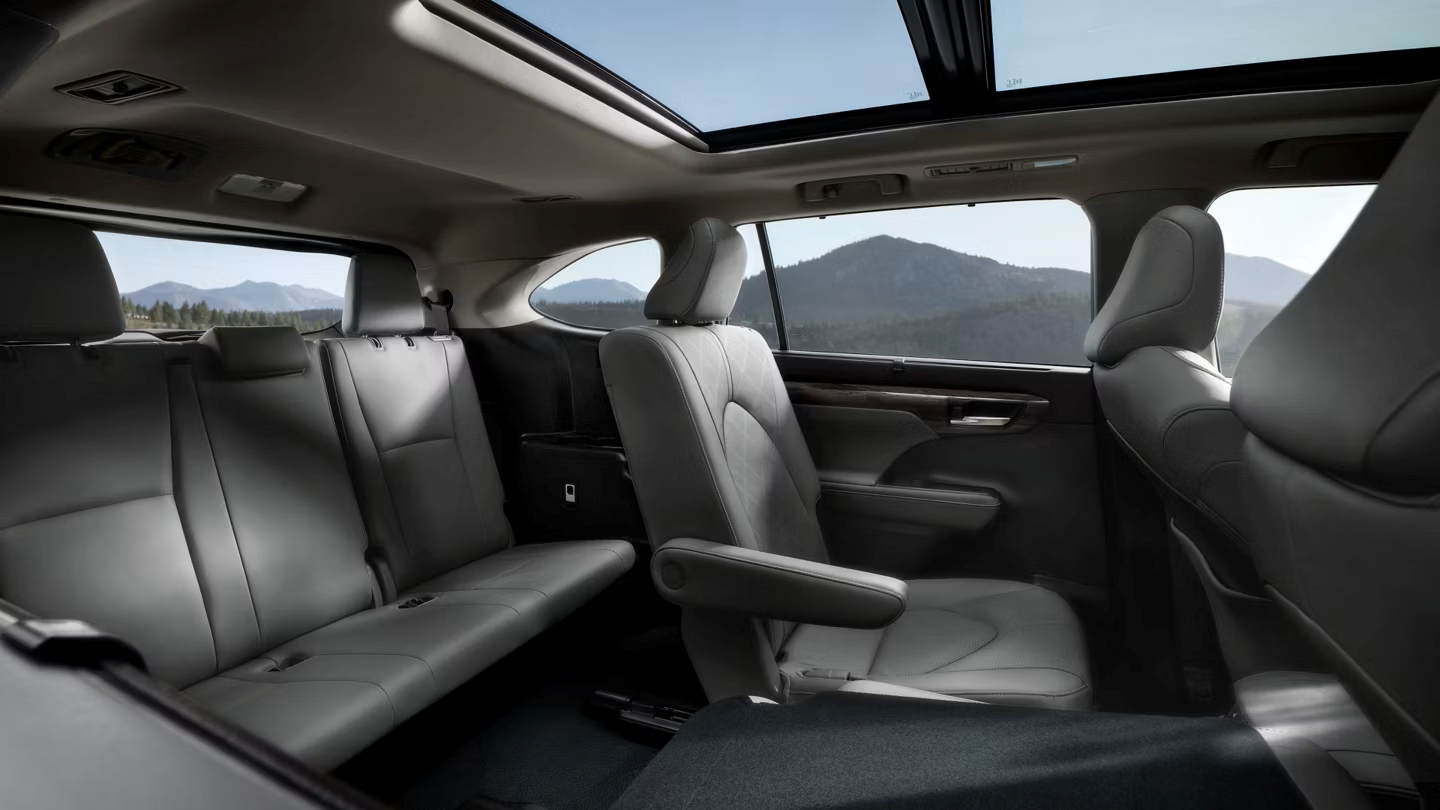 2025 Toyota Highlander Seating