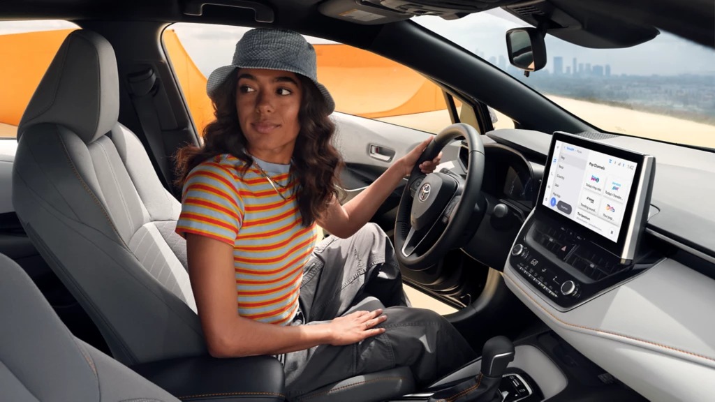 2025 Toyota Corolla Hybrid Front Row