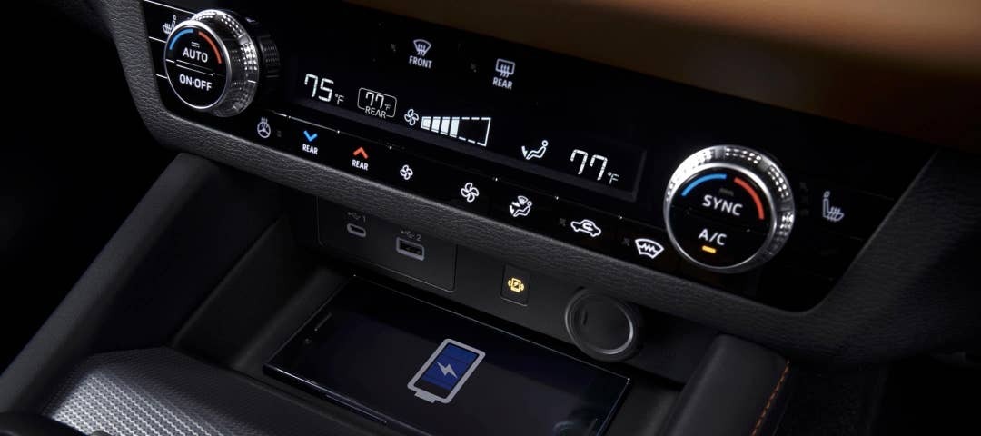 2025 Mitsubishi Outlander PHEV Climate Controls