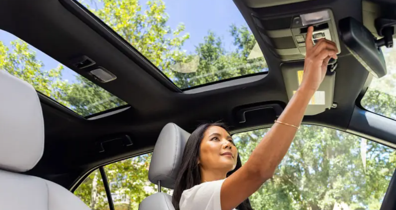 2025 Mitsubishi Eclipse Cross Moonroof