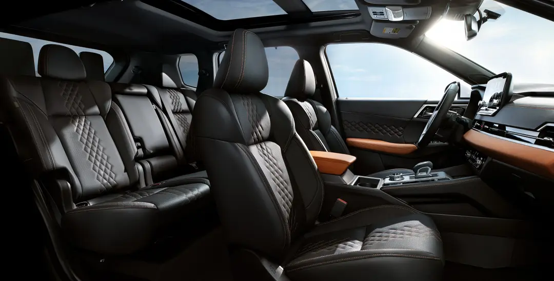 2025 Mitsubishi Outlander PHEV Full Seating Arrangement