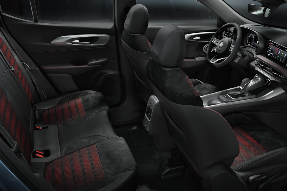 2025 Dodge Hornet Seating