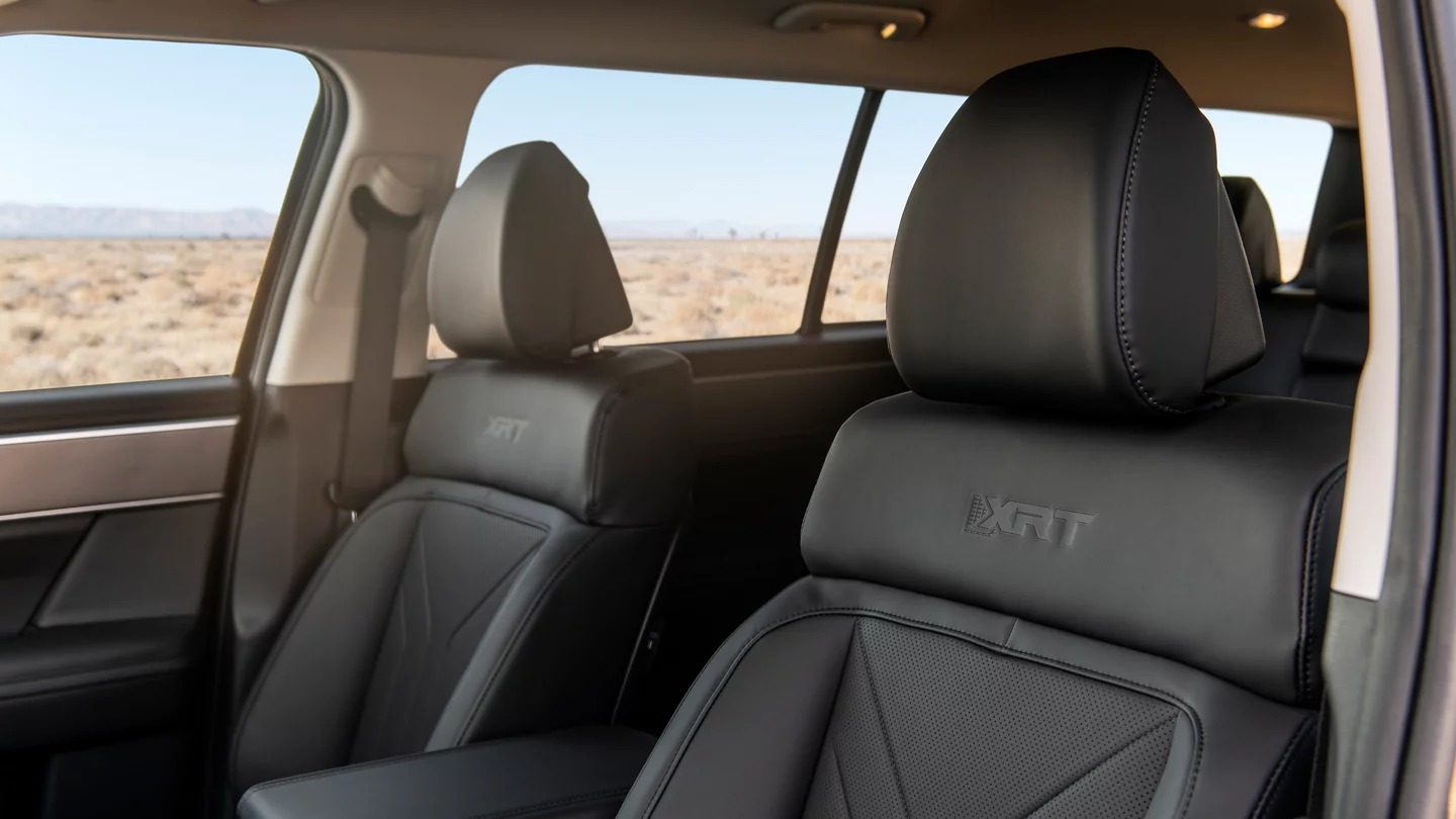 2025 SANTA FE Front Row