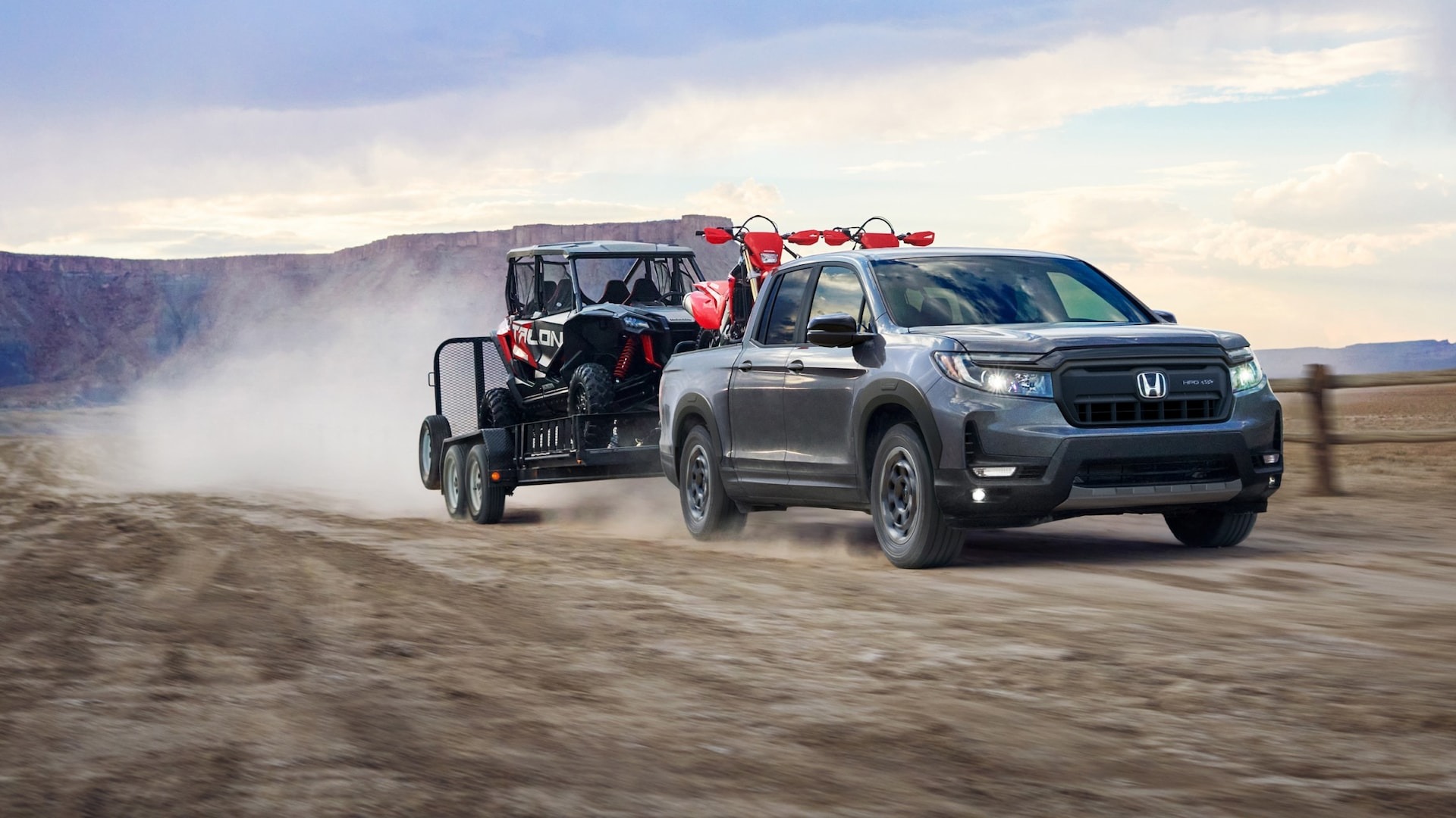 El Ridgeline 2025 tiene una capacidad de remolque máxima de 5,000 libras.