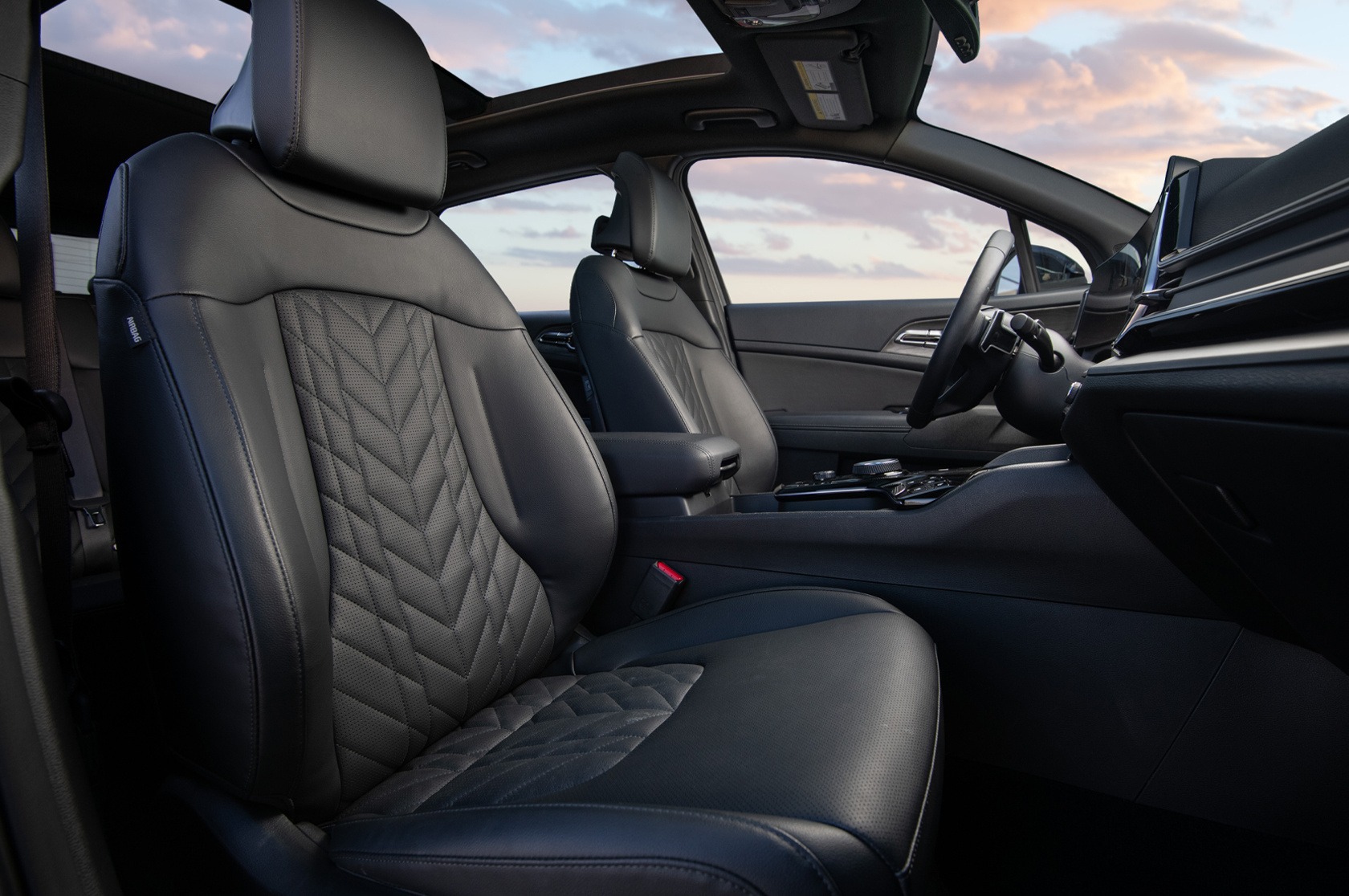 2025 Kia Sportage Plug-In Hybrid Front Seats